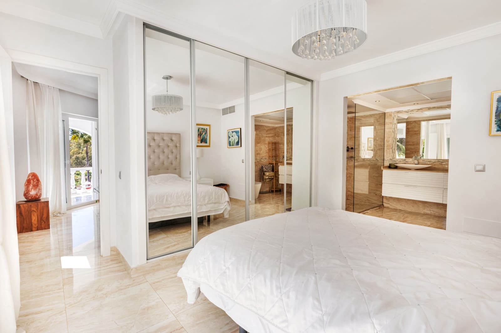 5 Zimmer Villa zu verkaufen in Marbella mit Pool Garage - 1.795.000 € (Ref: 9758527)