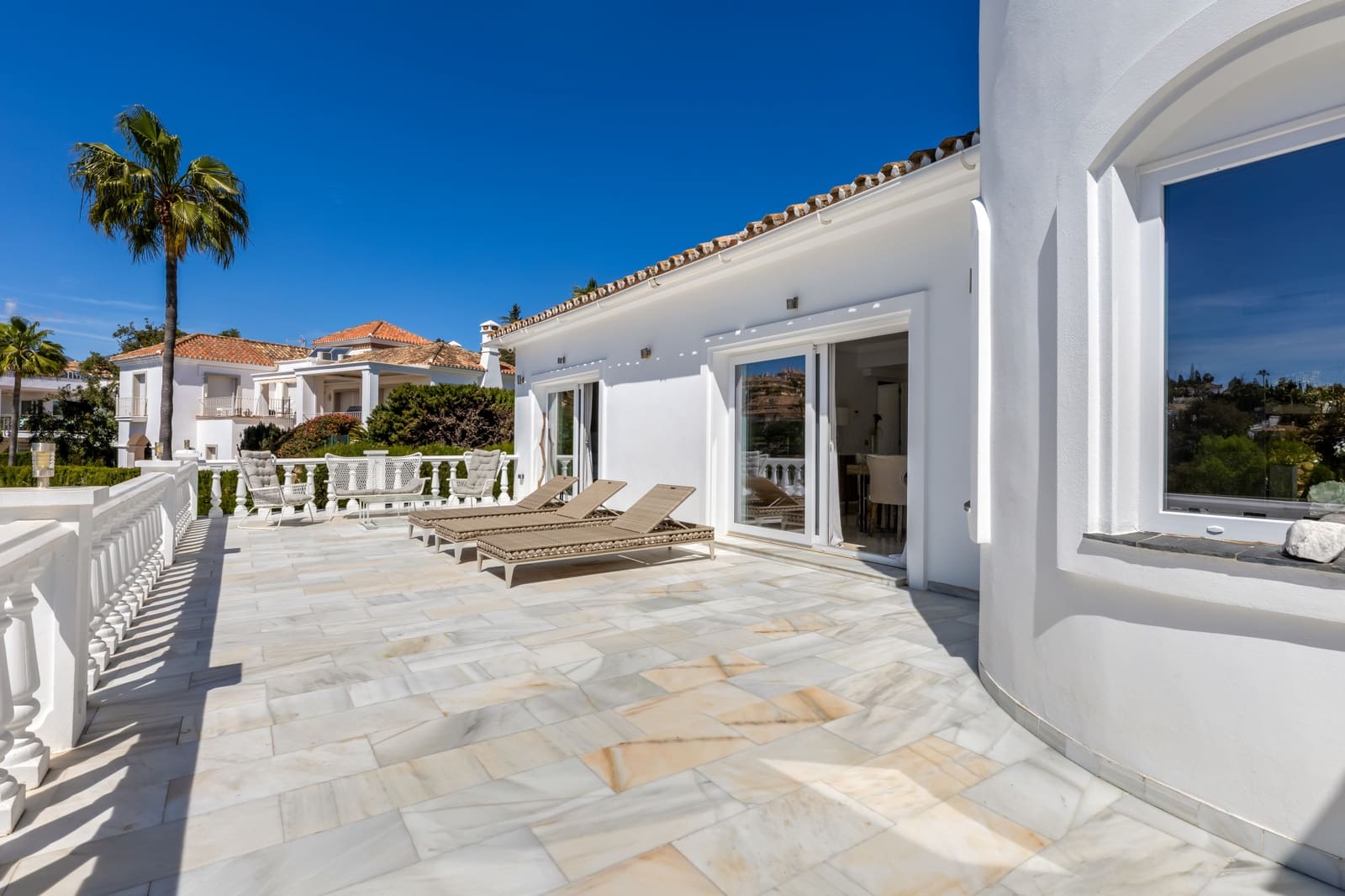 5 Zimmer Villa zu verkaufen in Marbella mit Pool Garage - 1.795.000 € (Ref: 9758527)