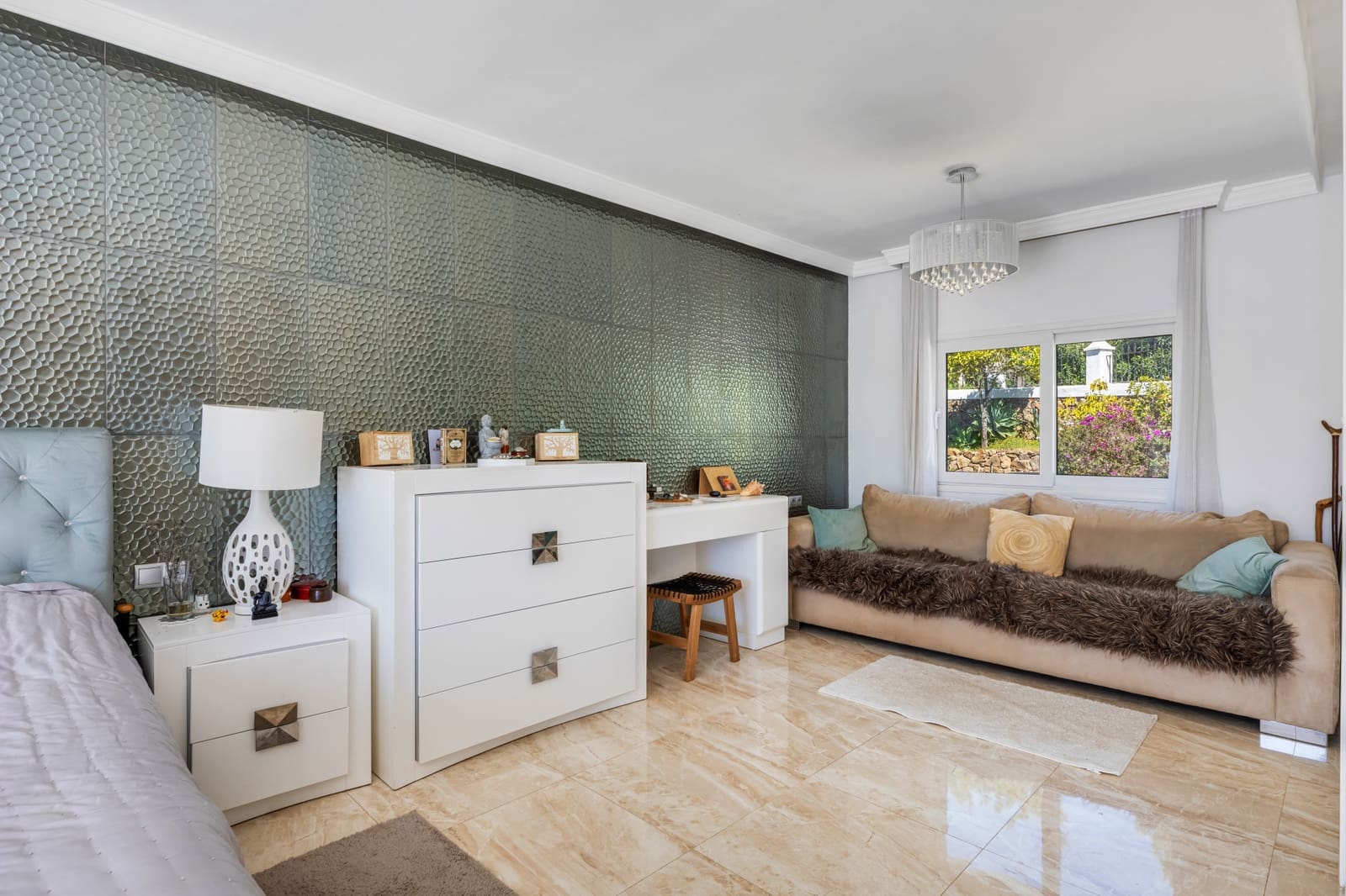 5 Zimmer Villa zu verkaufen in Marbella mit Pool Garage - 1.795.000 € (Ref: 9758527)