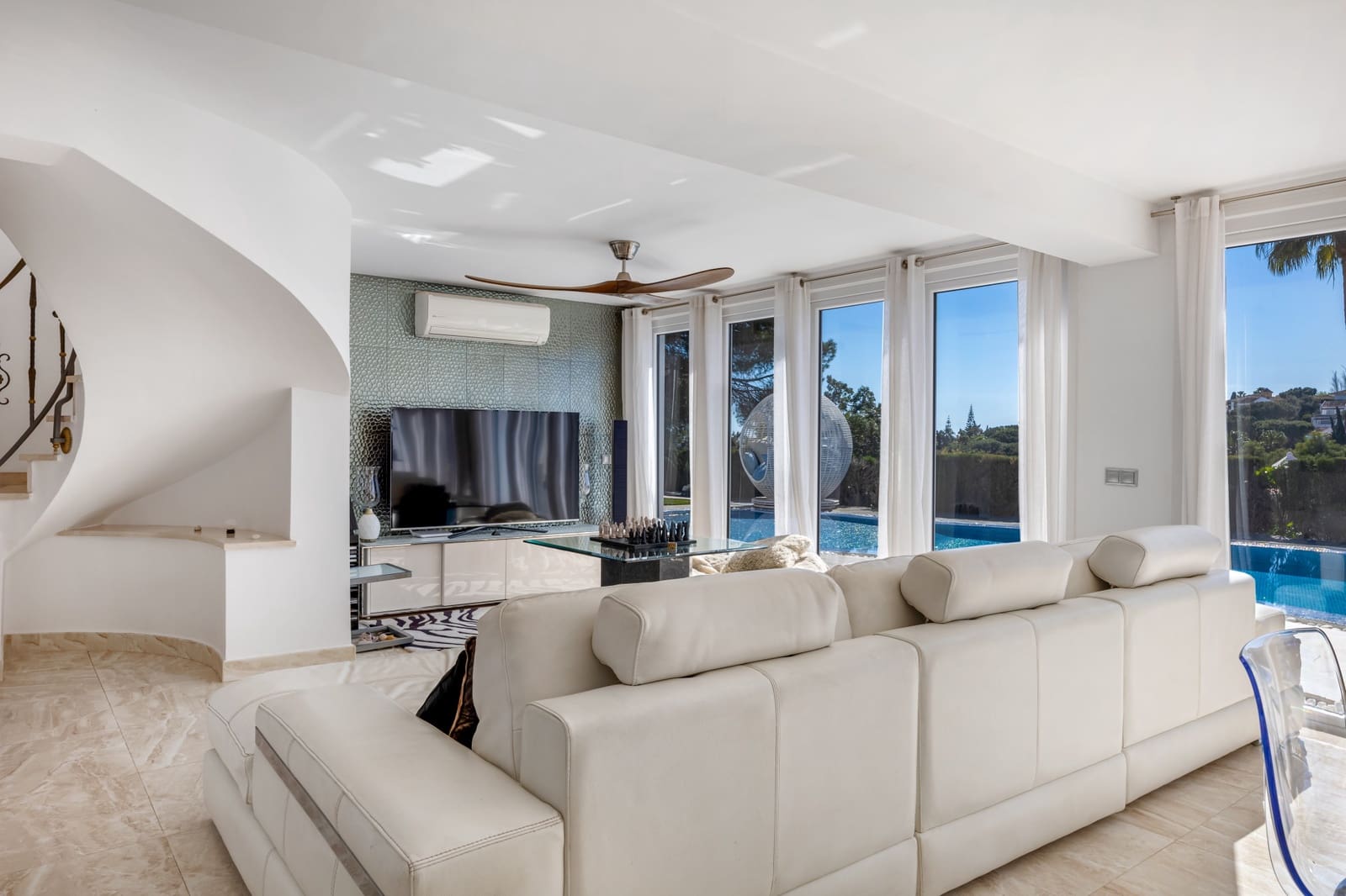 5 Zimmer Villa zu verkaufen in Marbella mit Pool Garage - 1.795.000 € (Ref: 9758527)