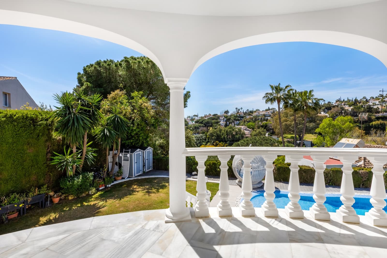 5 Zimmer Villa zu verkaufen in Marbella mit Pool Garage - 1.795.000 € (Ref: 9758527)