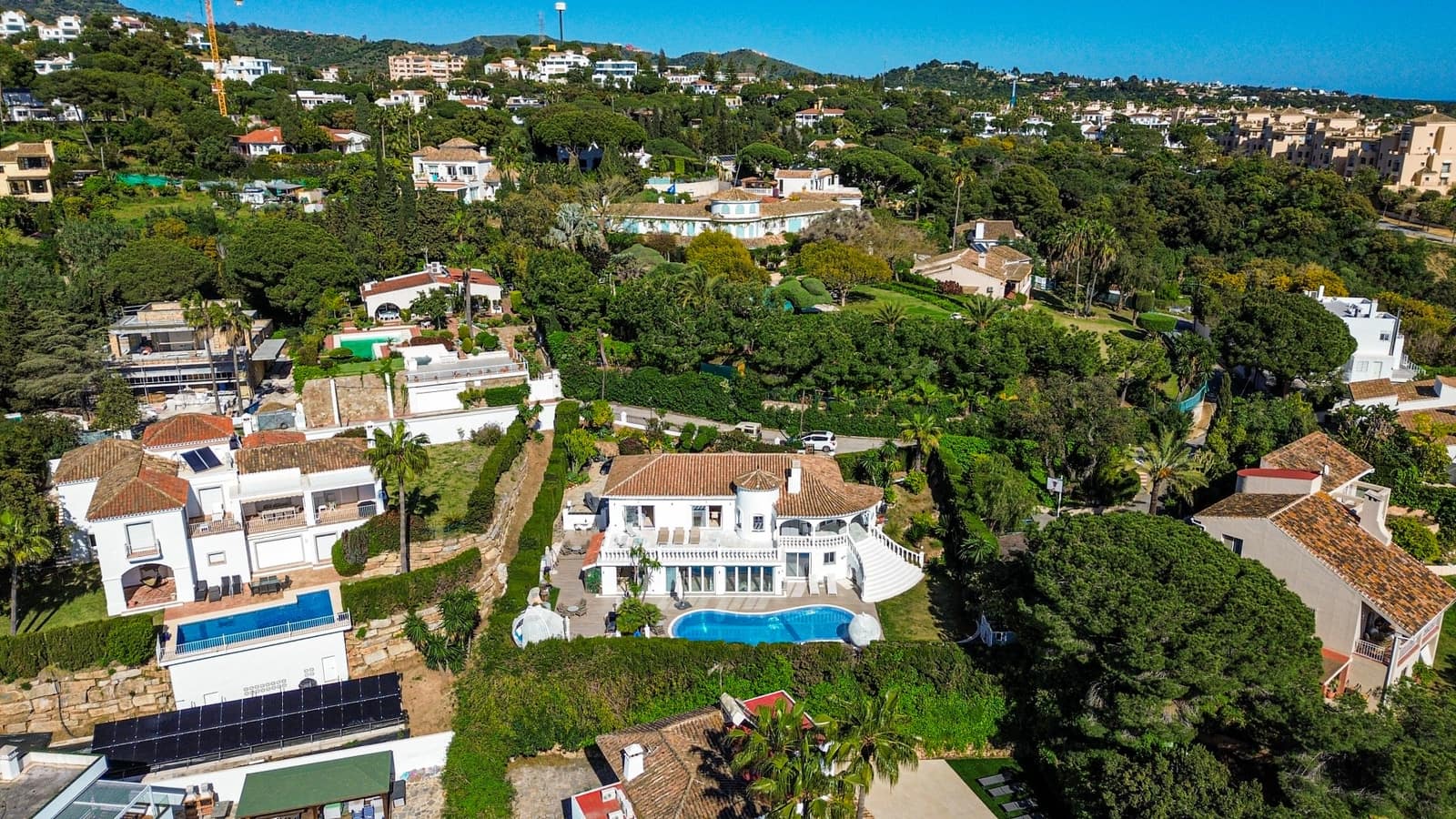 5 Zimmer Villa zu verkaufen in Marbella mit Pool Garage - 1.795.000 € (Ref: 9758527)