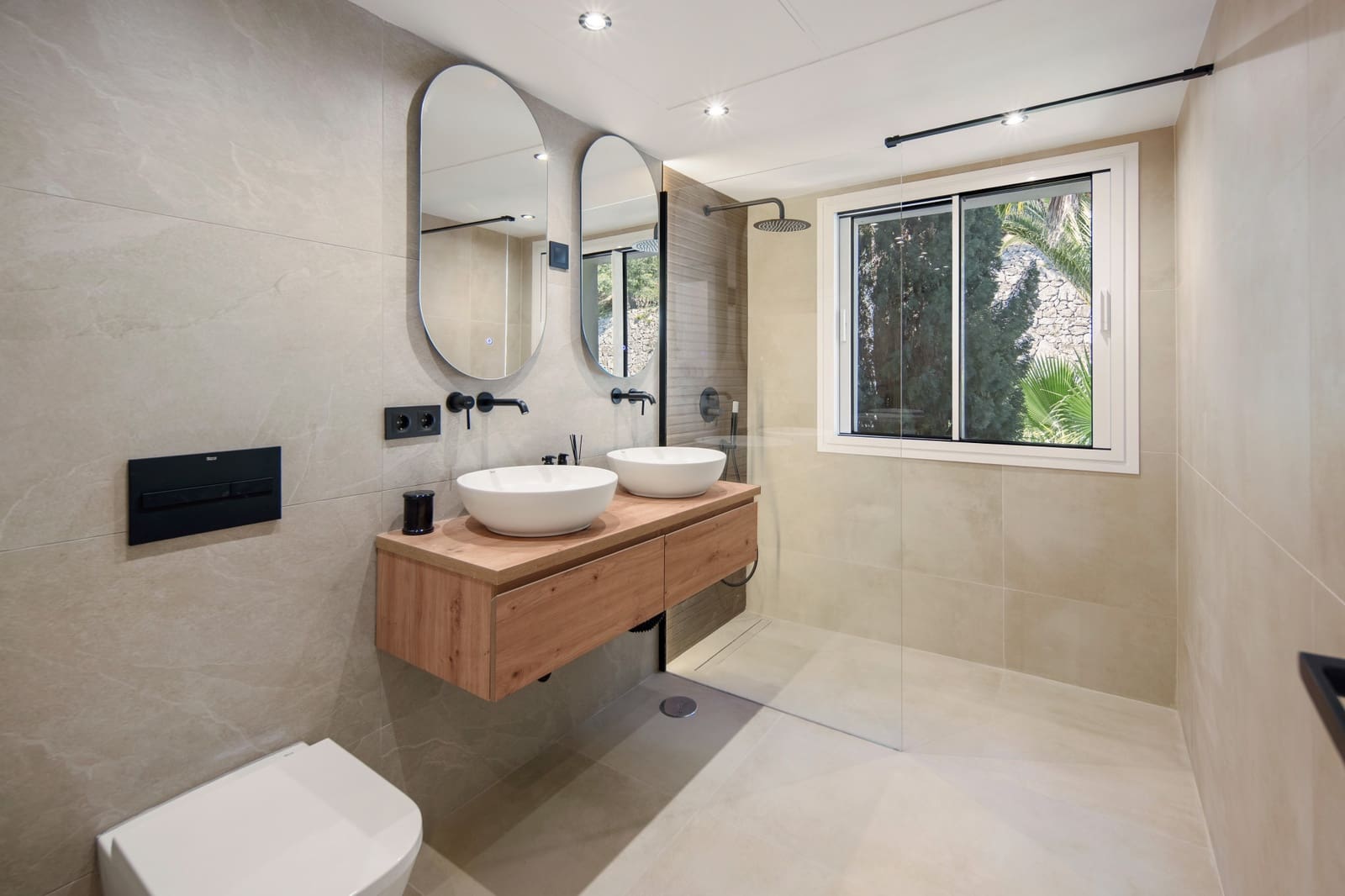 3 bedroom Penthouse for sale in La Quinta with pool garage - € 925,000 (Ref: 9772687)