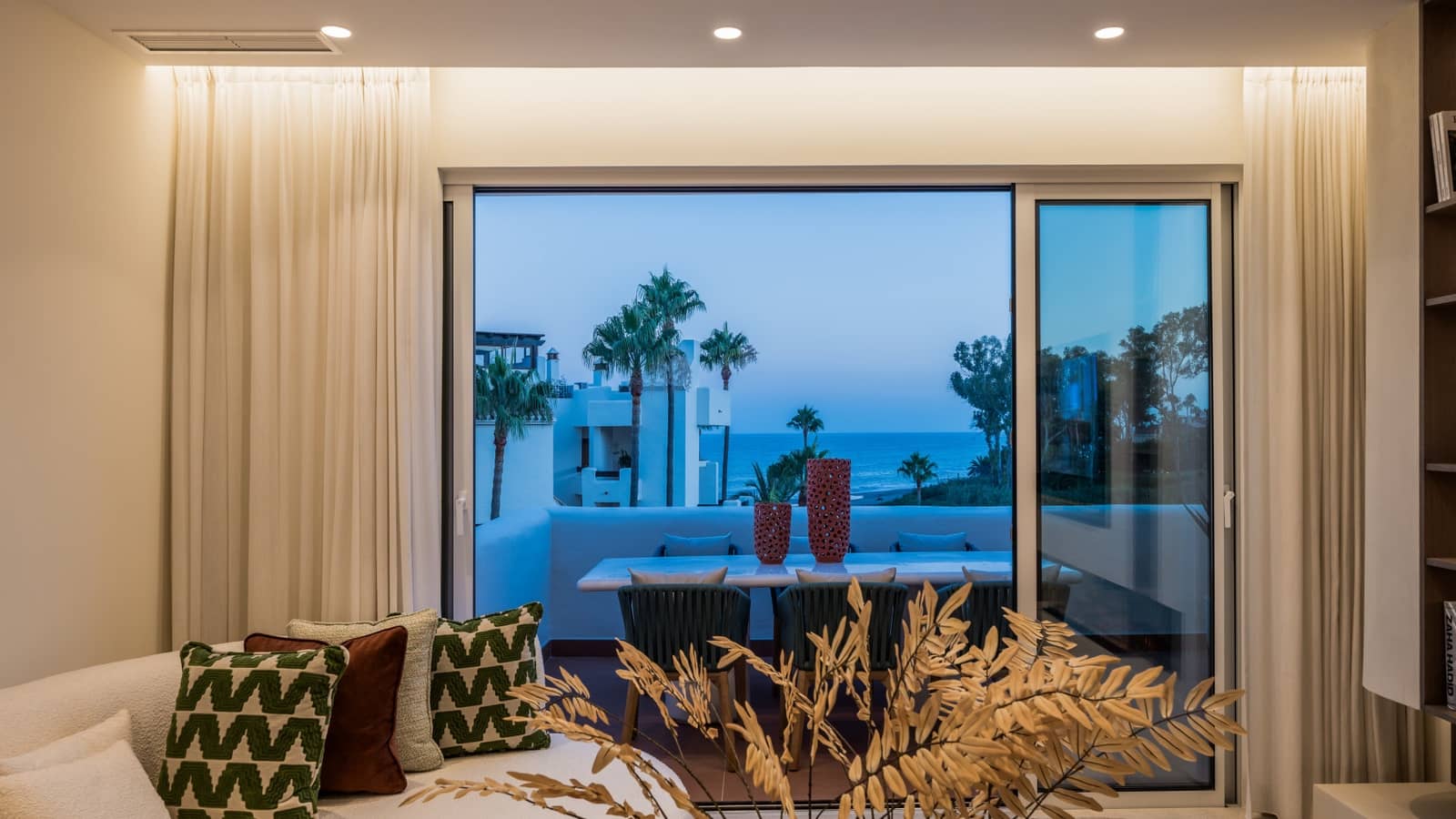 3 sypialnia Penthouse na sprzedaż w Estepona z basenem garażem - 2 695 000 € (Ref: 9772688)