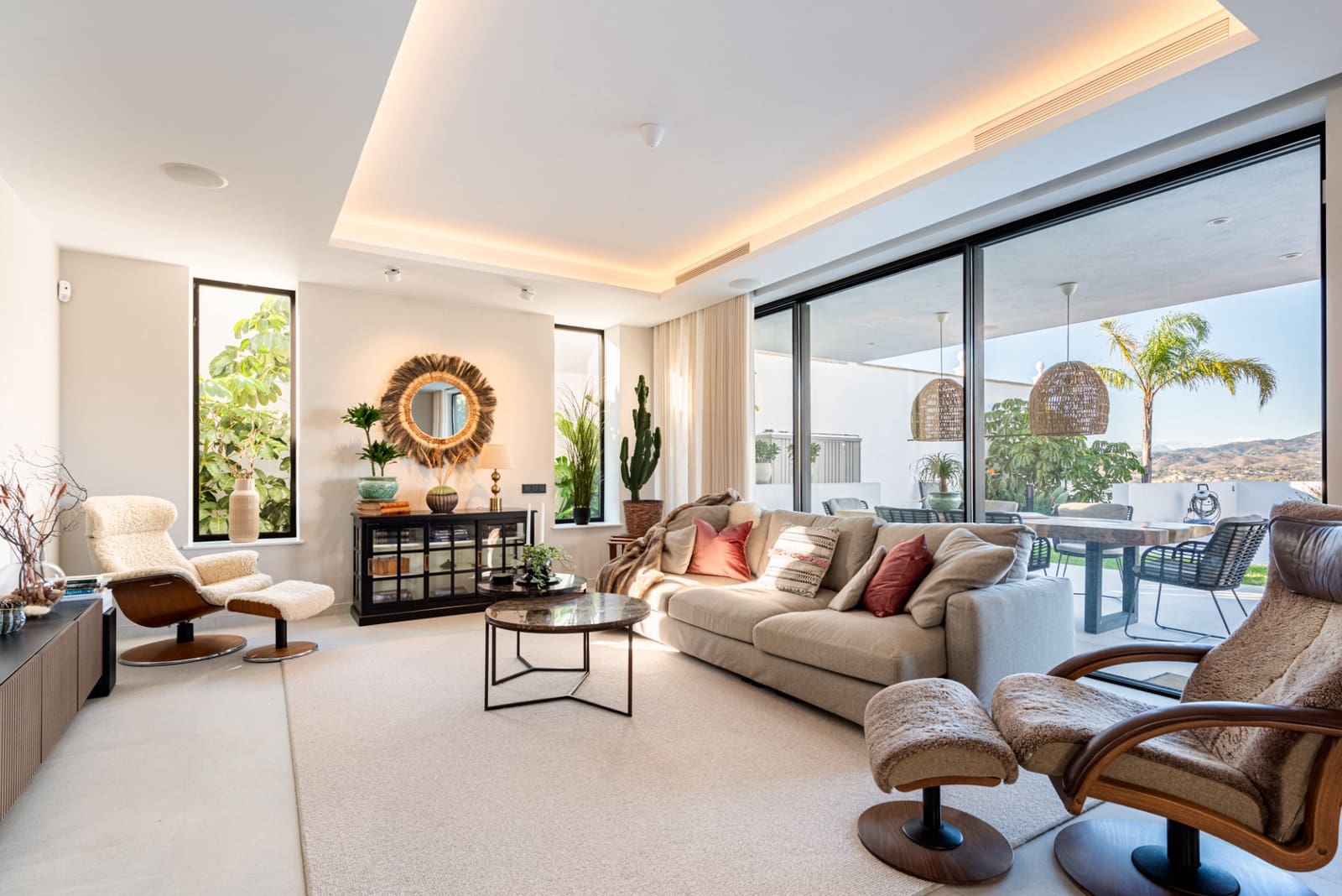 3 bedroom Villa for sale in Mijas Costa with pool garage - € 1,895,000 (Ref: 9772689)