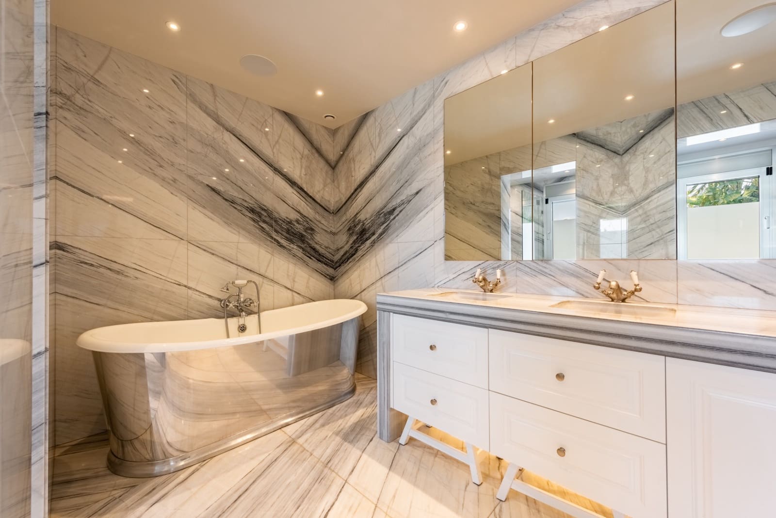 Chalet de 4 habitaciones en San Pedro de Alcantara en venta con piscina garaje - 5.850.000 € (Ref: 9772691)