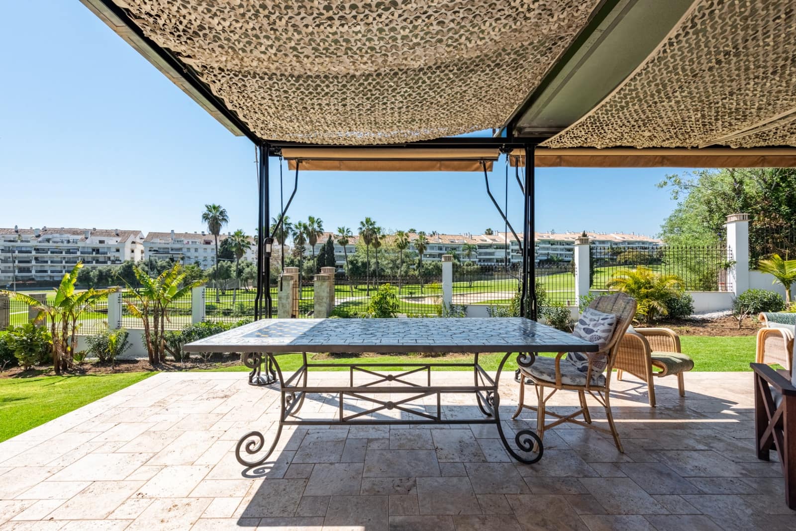 4 slaapkamer Villa te koop in San Pedro de Alcantara met zwembad garage - € 5.850.000 (Ref: 9772691)