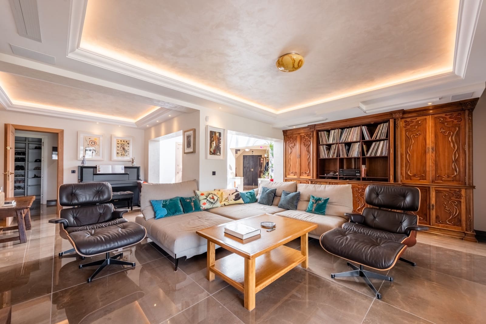 4 slaapkamer Villa te koop in San Pedro de Alcantara met zwembad garage - € 5.850.000 (Ref: 9772691)