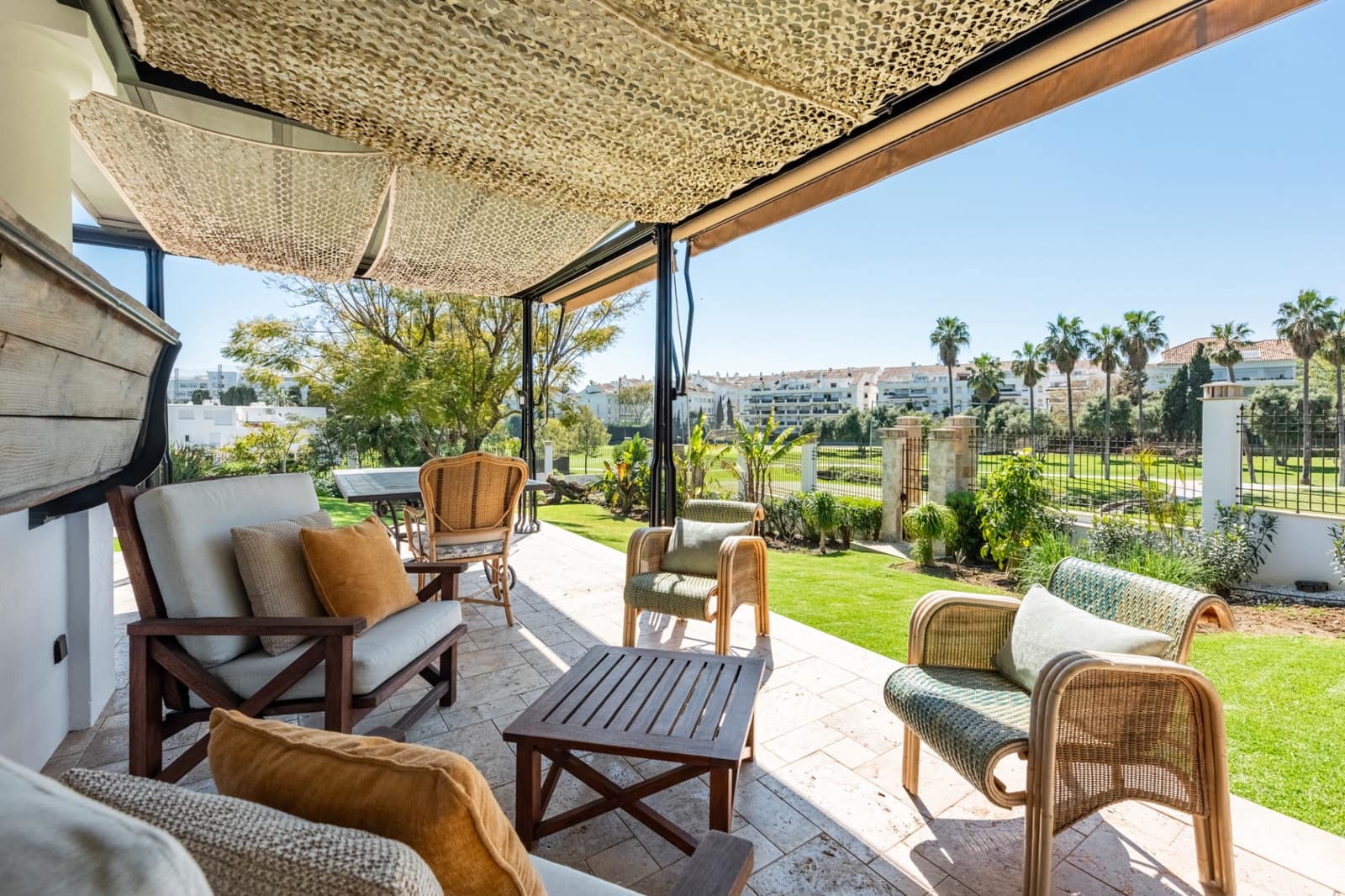 4 slaapkamer Villa te koop in San Pedro de Alcantara met zwembad garage - € 5.850.000 (Ref: 9772691)
