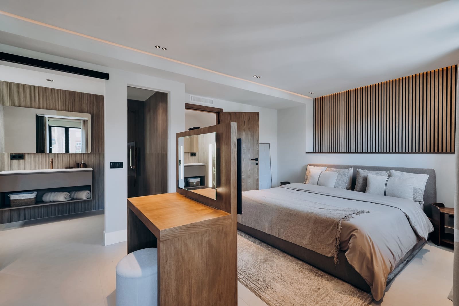 4 chambre Villa/Maison Semi-Mitoyenne à vendre à Puerto Banus avec piscine garage - 1 350 000 € (Ref: 9783014)