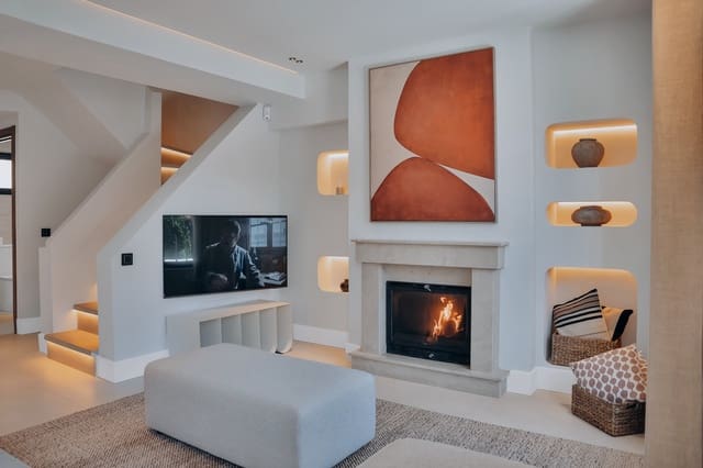 4 soverom Kjedet enebolig til salgs i Puerto Banus, Marbella med svømmebasseng garasje - € 1 350 000 (Ref: 9783014)