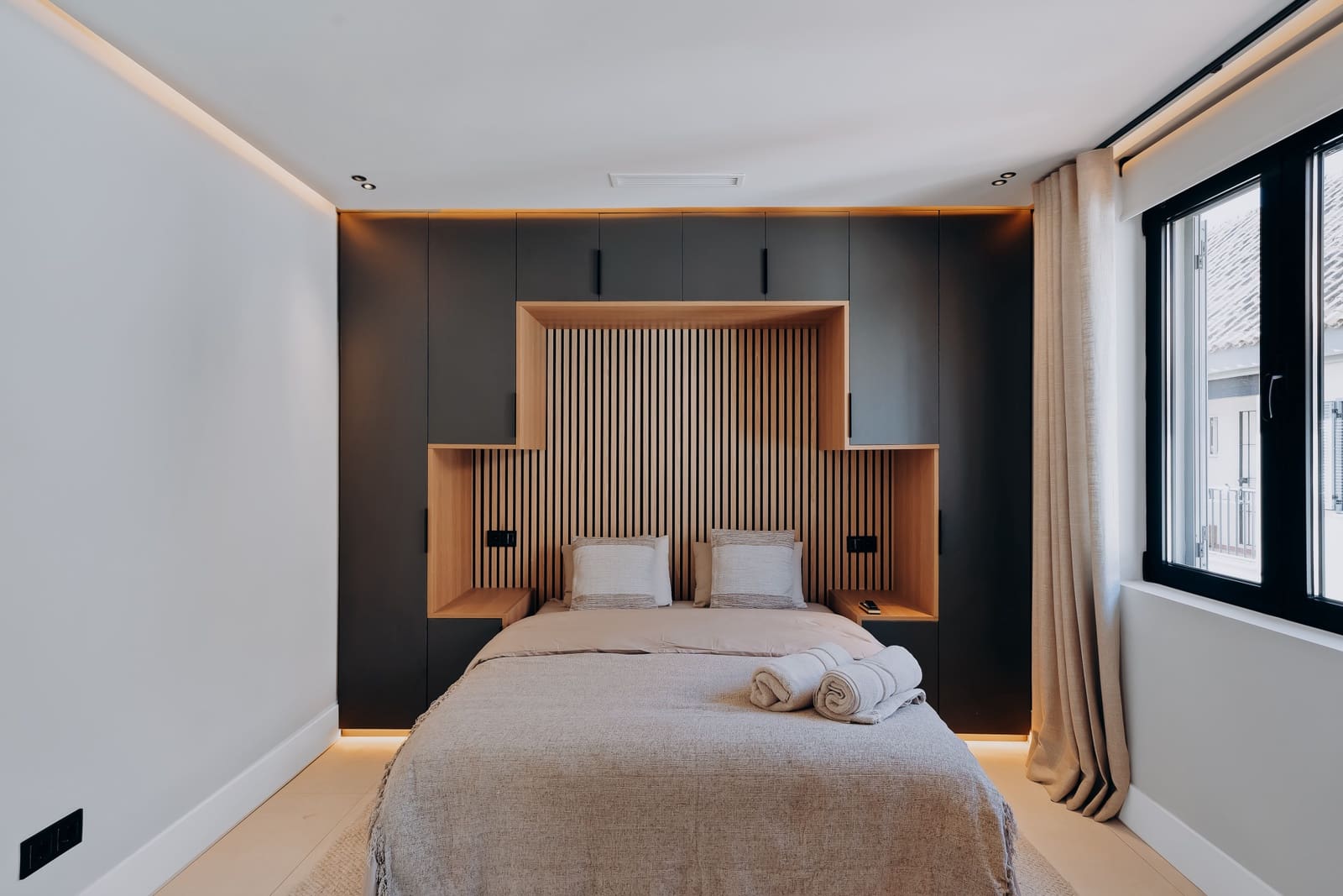 4 chambre Villa/Maison Semi-Mitoyenne à vendre à Puerto Banus avec piscine garage - 1 350 000 € (Ref: 9783014)