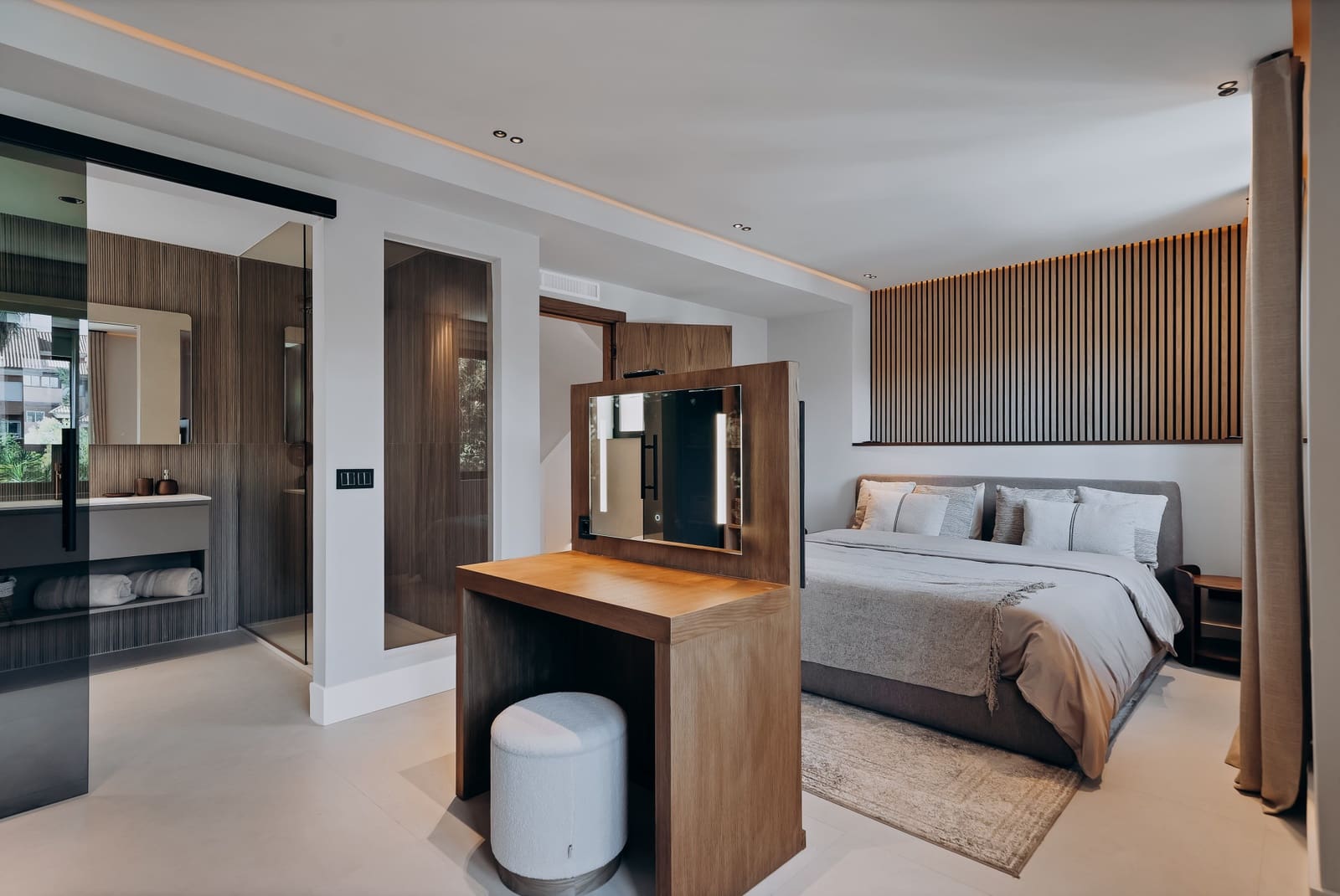 4 chambre Villa/Maison Semi-Mitoyenne à vendre à Puerto Banus avec piscine garage - 1 350 000 € (Ref: 9783014)