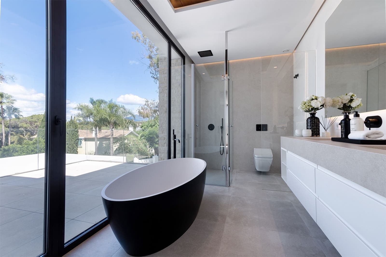 4 bedroom Villa for sale in Golden Mile with pool garage - € 4,500,000 (Ref: 9788139)