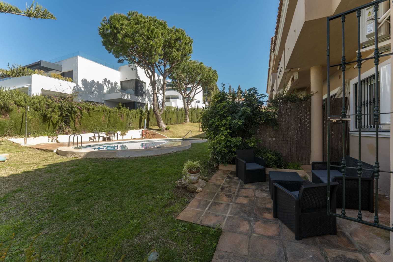 3 chambre Maison de Ville à vendre à Marbella avec piscine garage - 649 000 € (Ref: 9790240)