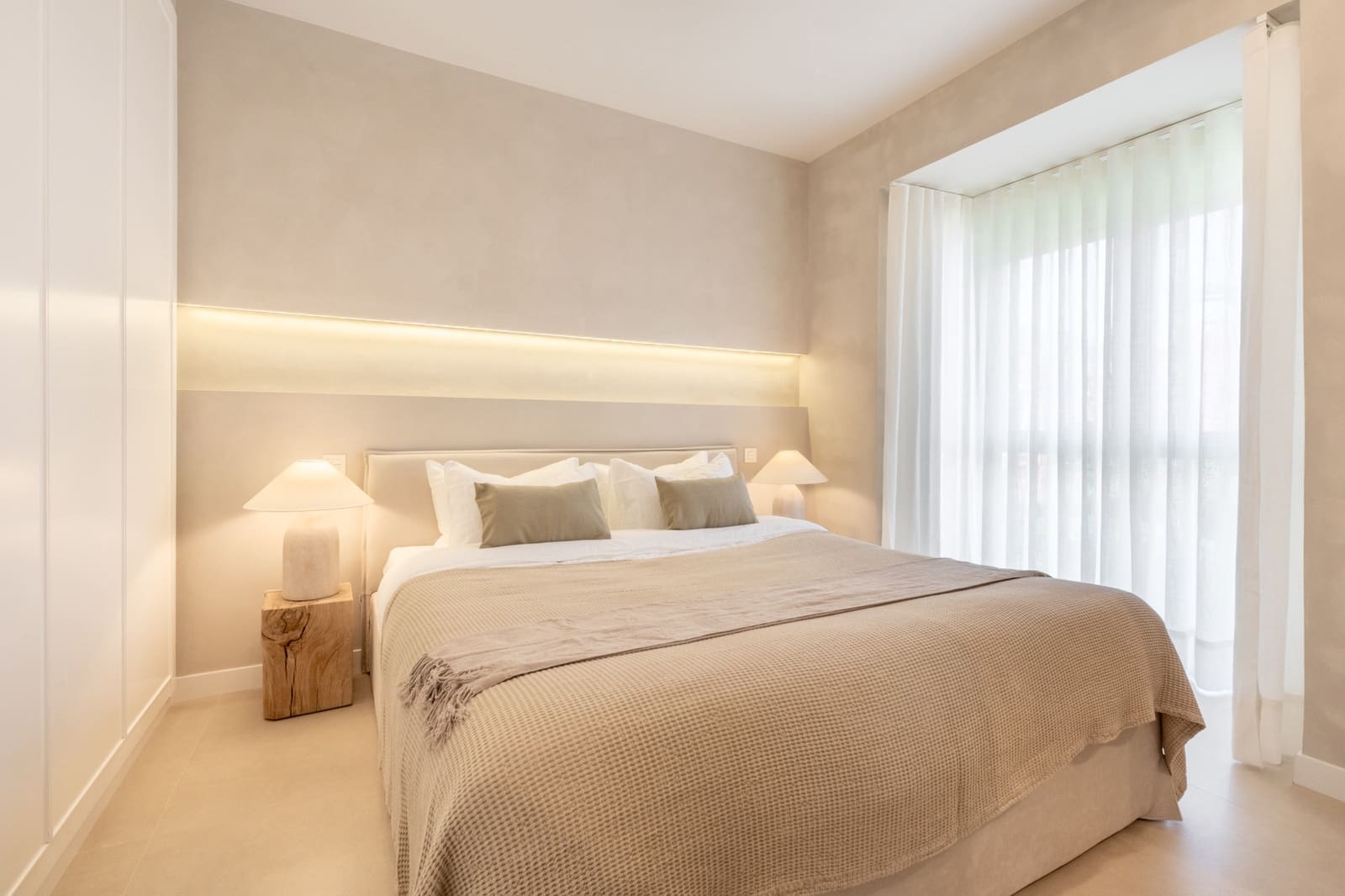3 sypialnia Dom na sprzedaż w Marbella z basenem garażem - 1 725 000 € (Ref: 9798670)