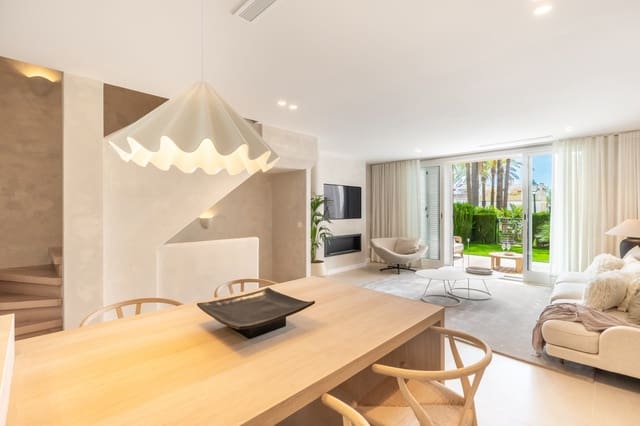 3 sypialnia Dom na sprzedaż w Marbella z basenem garażem - 1 725 000 € (Ref: 9798670)