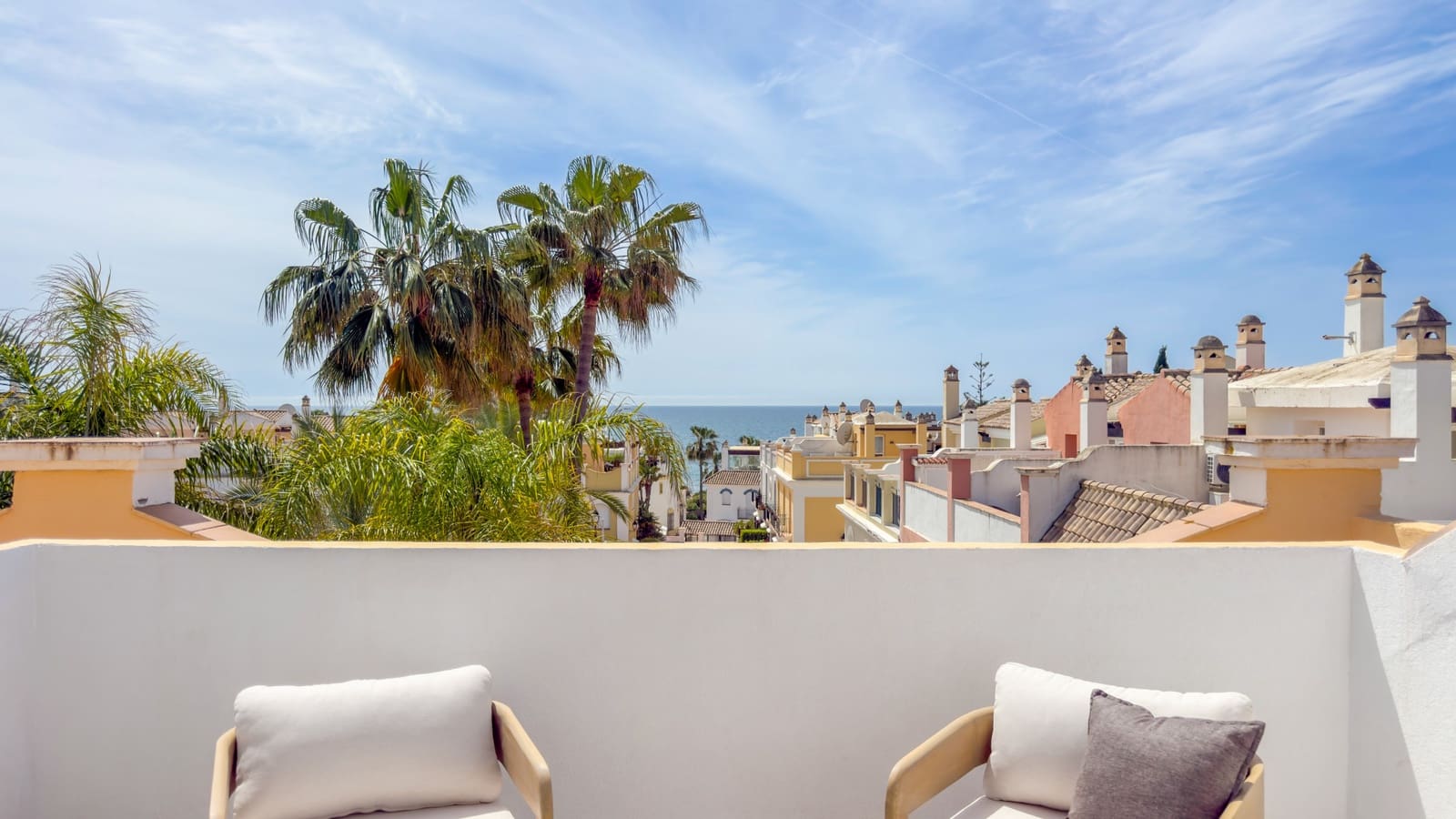 3 sypialnia Dom na sprzedaż w Marbella z basenem garażem - 1 725 000 € (Ref: 9798670)