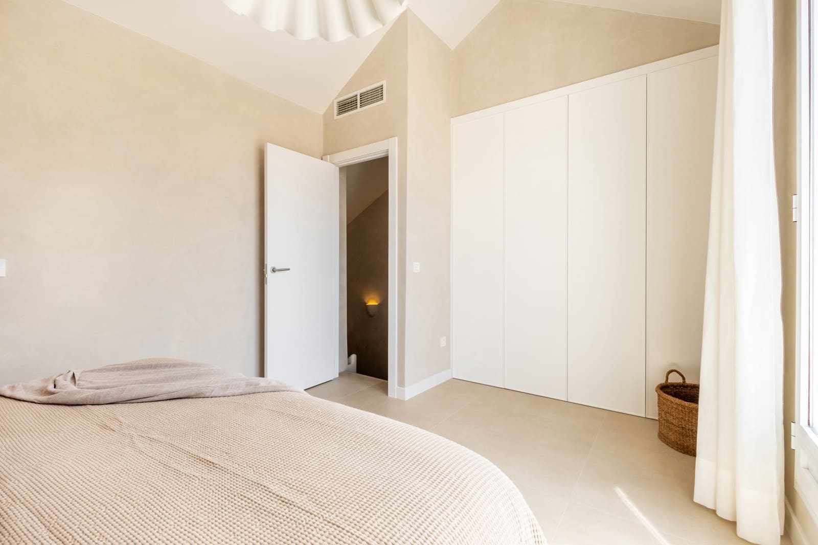3 sypialnia Dom na sprzedaż w Marbella z basenem garażem - 1 725 000 € (Ref: 9798670)