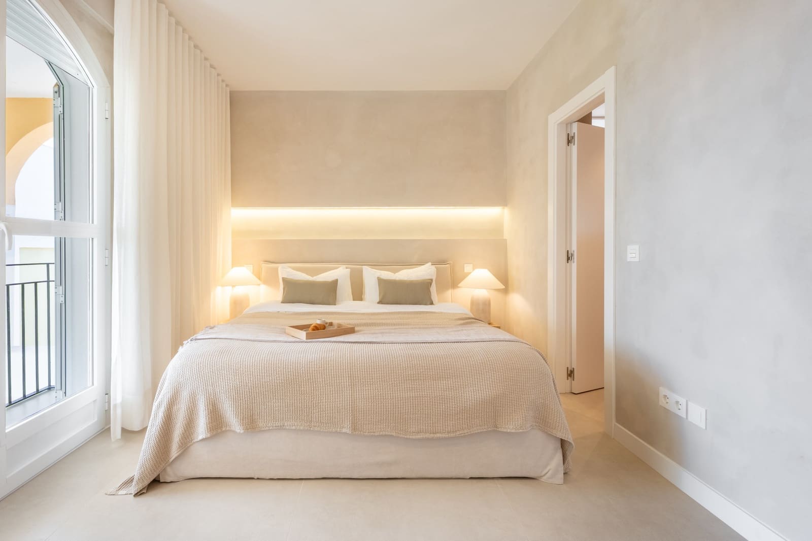 3 sypialnia Dom na sprzedaż w Marbella z basenem garażem - 1 725 000 € (Ref: 9798670)
