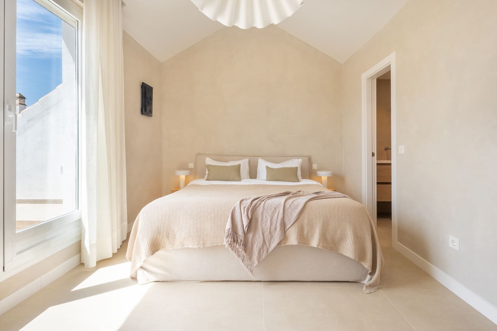 3 sypialnia Dom na sprzedaż w Marbella z basenem garażem - 1 725 000 € (Ref: 9798670)