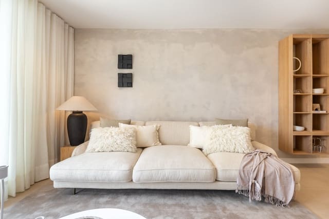 3 sypialnia Dom na sprzedaż w Marbella z basenem garażem - 1 725 000 € (Ref: 9798670)