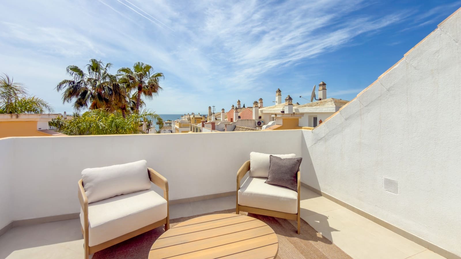 3 sypialnia Dom na sprzedaż w Marbella z basenem garażem - 1 725 000 € (Ref: 9798670)