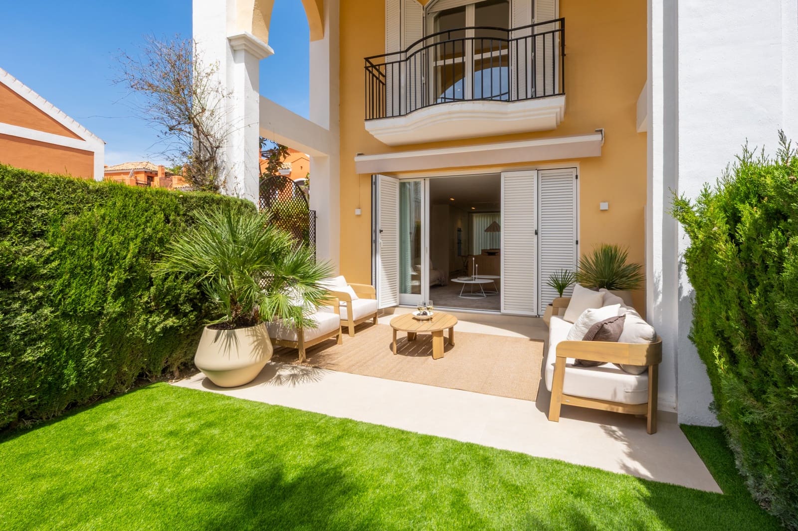 3 sypialnia Dom na sprzedaż w Marbella z basenem garażem - 1 725 000 € (Ref: 9798670)