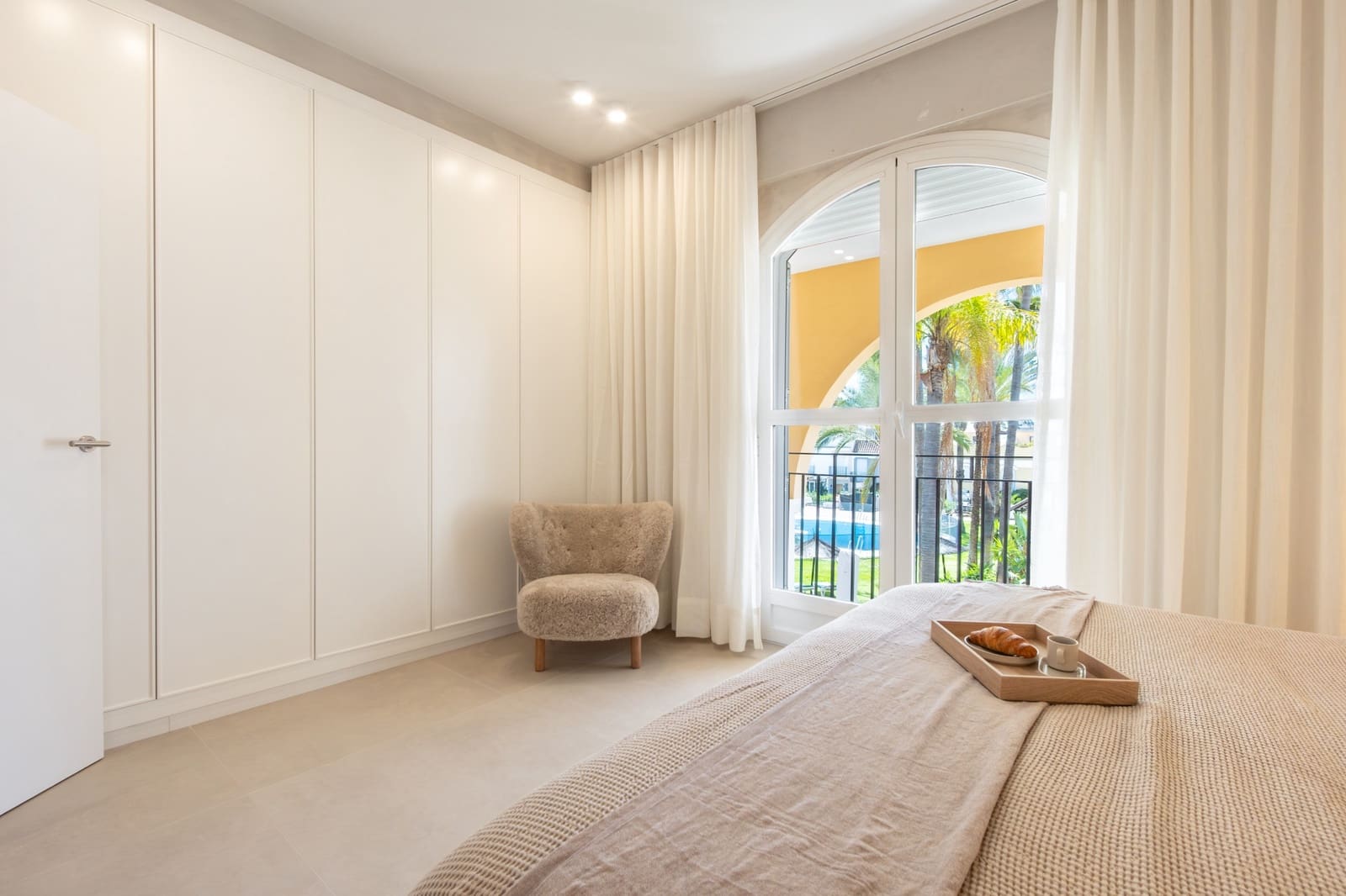 3 sypialnia Dom na sprzedaż w Marbella z basenem garażem - 1 725 000 € (Ref: 9798670)
