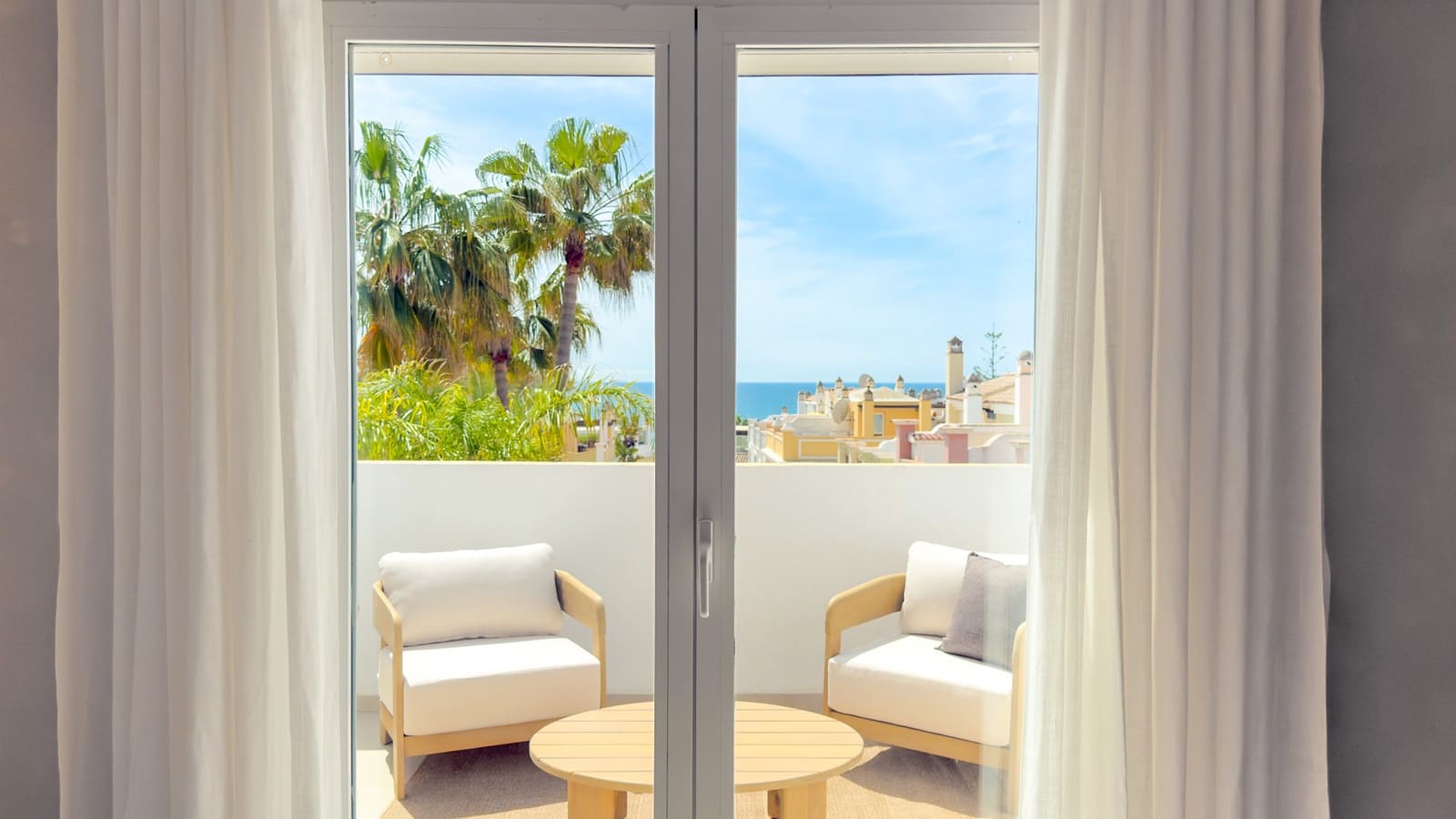 3 sypialnia Dom na sprzedaż w Marbella z basenem garażem - 1 725 000 € (Ref: 9798670)
