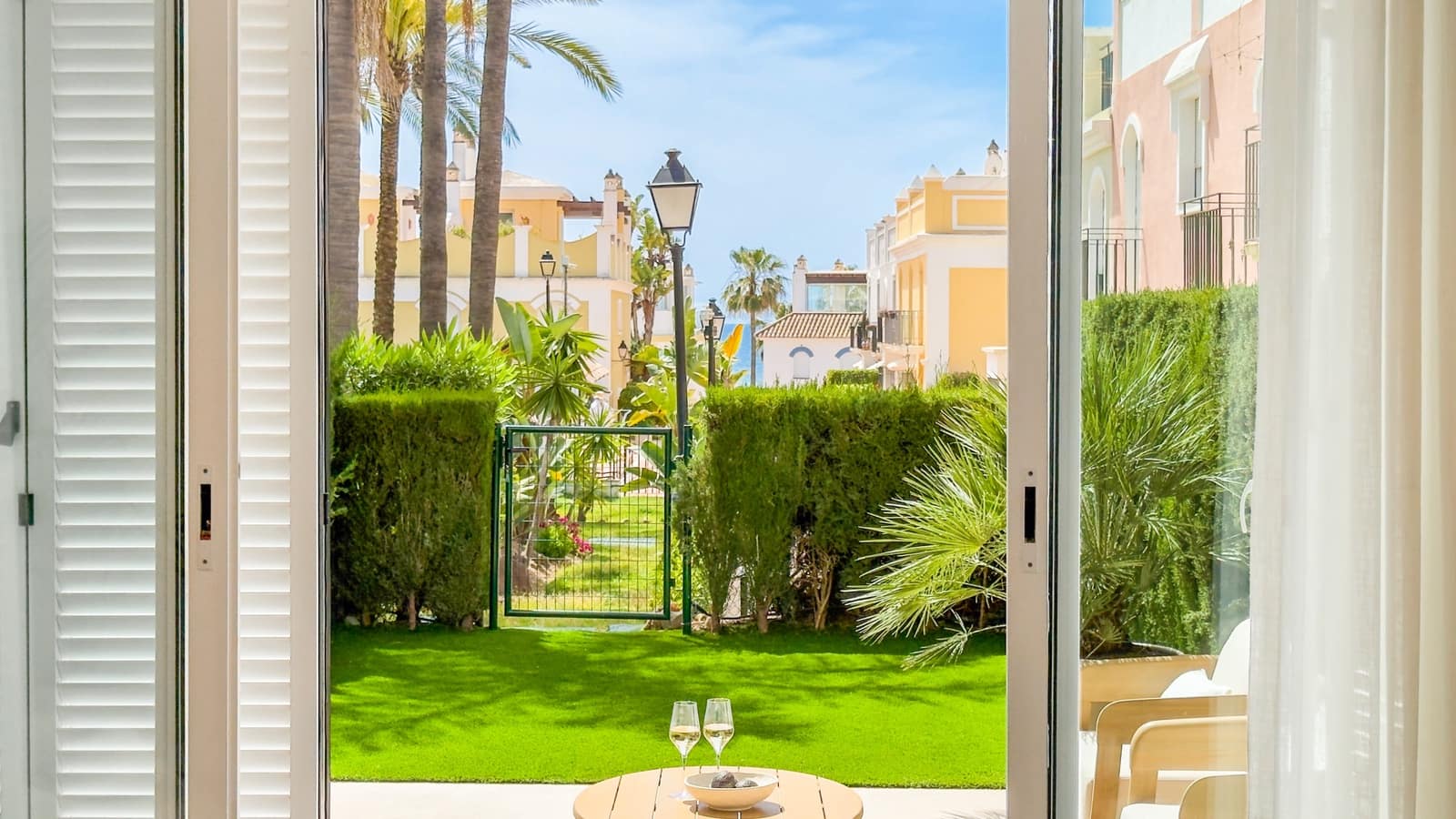 3 sypialnia Dom na sprzedaż w Marbella z basenem garażem - 1 725 000 € (Ref: 9798670)