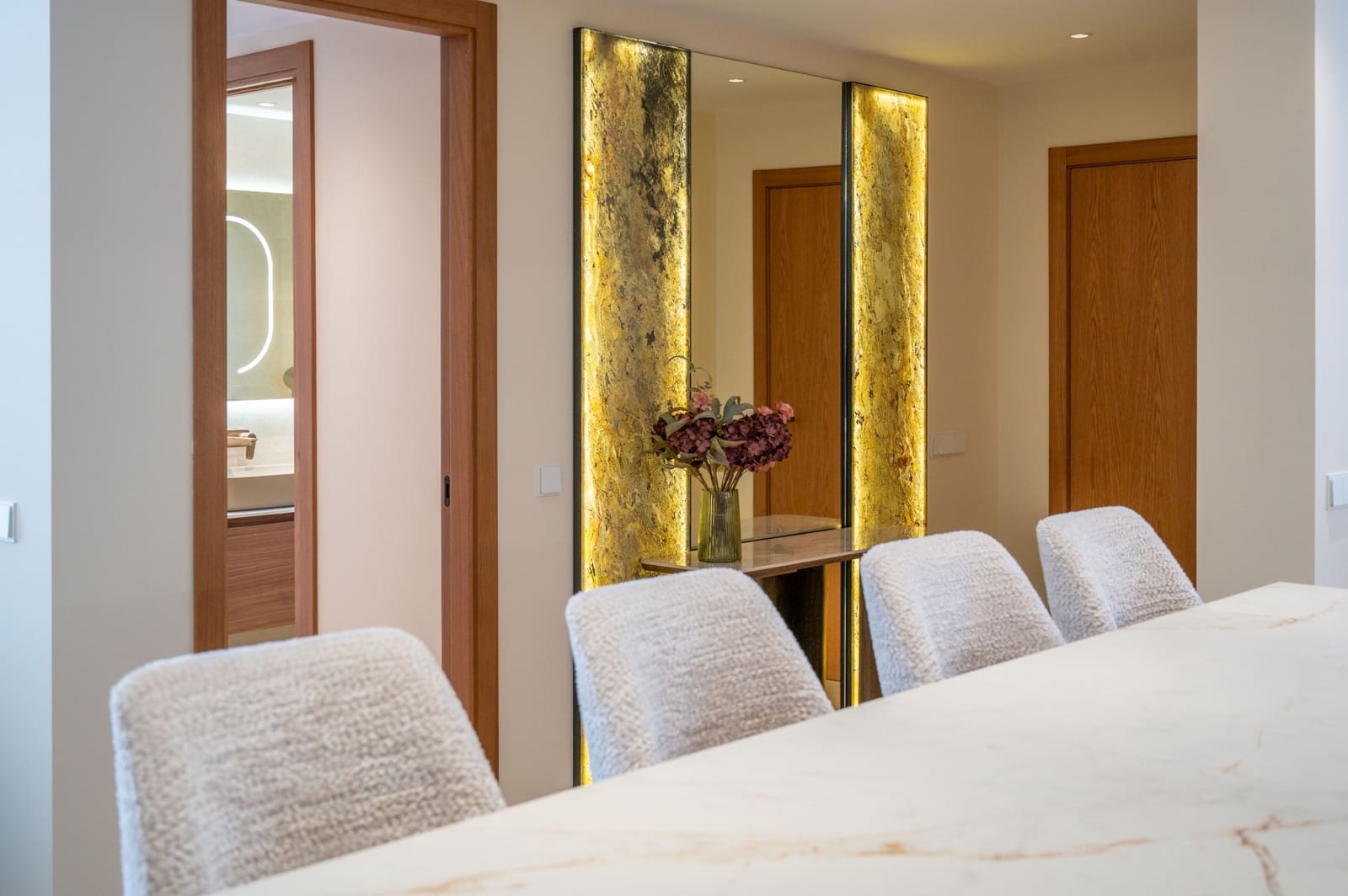 3 quarto Apartamento para venda em Nueva Andalucia com piscina garagem - 1 785 000 € (Ref: 9807654)