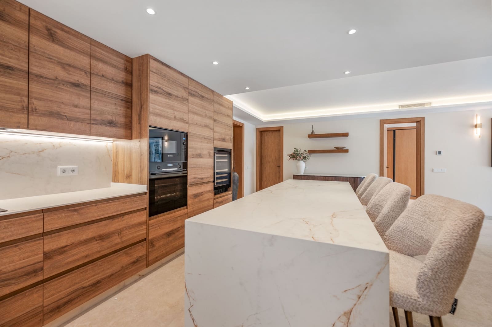 3 quarto Apartamento para venda em Nueva Andalucia com piscina garagem - 1 785 000 € (Ref: 9807654)