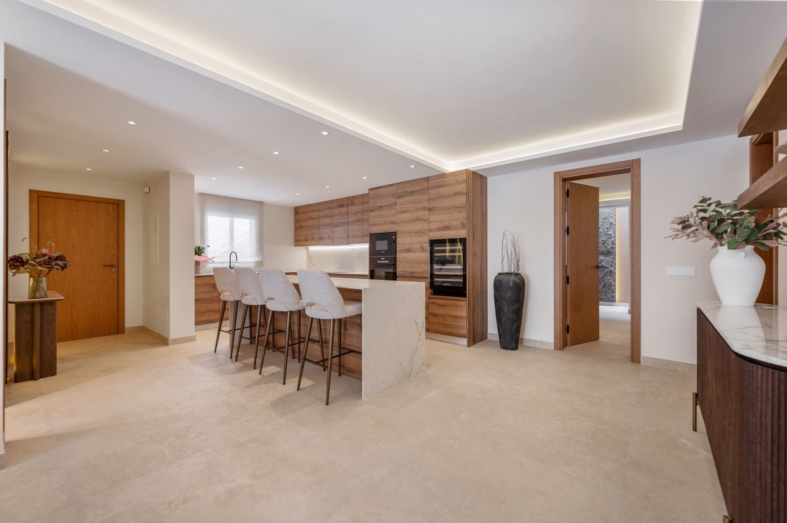 3 quarto Apartamento para venda em Nueva Andalucia com piscina garagem - 1 785 000 € (Ref: 9807654)