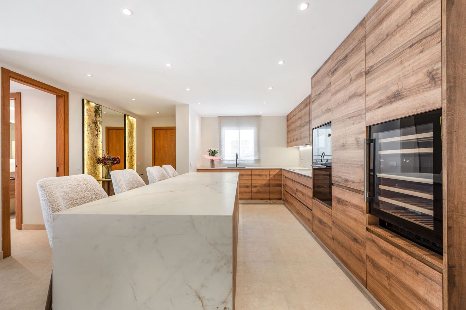 3 quarto Apartamento para venda em Nueva Andalucia com piscina garagem - 1 785 000 € (Ref: 9807654)