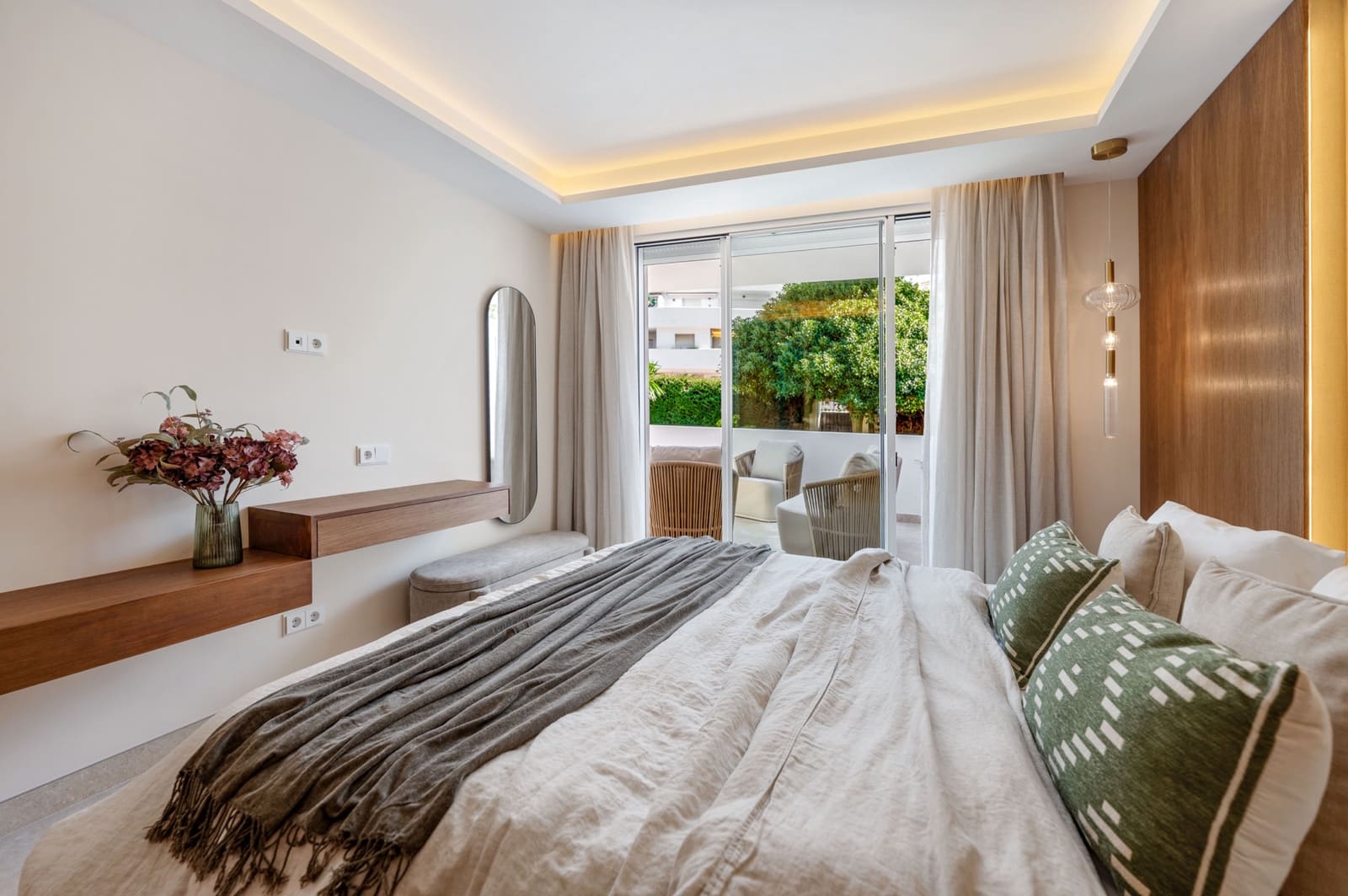 3 quarto Apartamento para venda em Nueva Andalucia com piscina garagem - 1 785 000 € (Ref: 9807654)