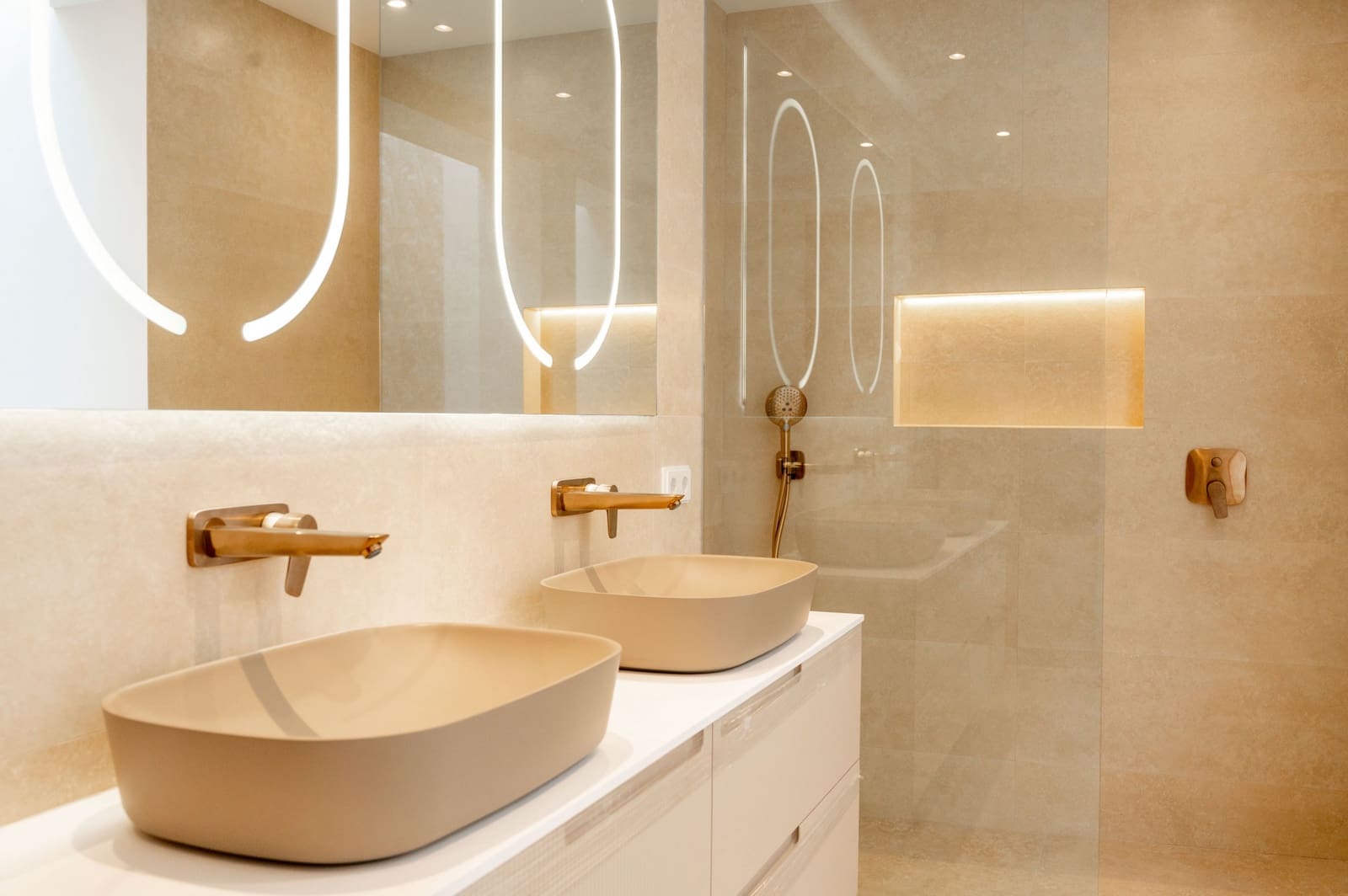 3 quarto Apartamento para venda em Nueva Andalucia com piscina garagem - 1 785 000 € (Ref: 9807654)