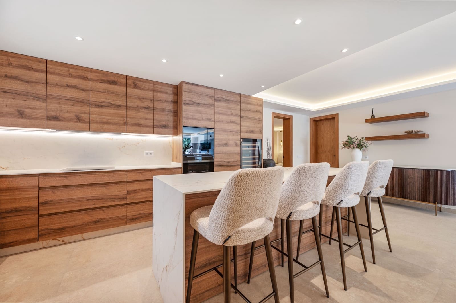 3 quarto Apartamento para venda em Nueva Andalucia com piscina garagem - 1 785 000 € (Ref: 9807654)