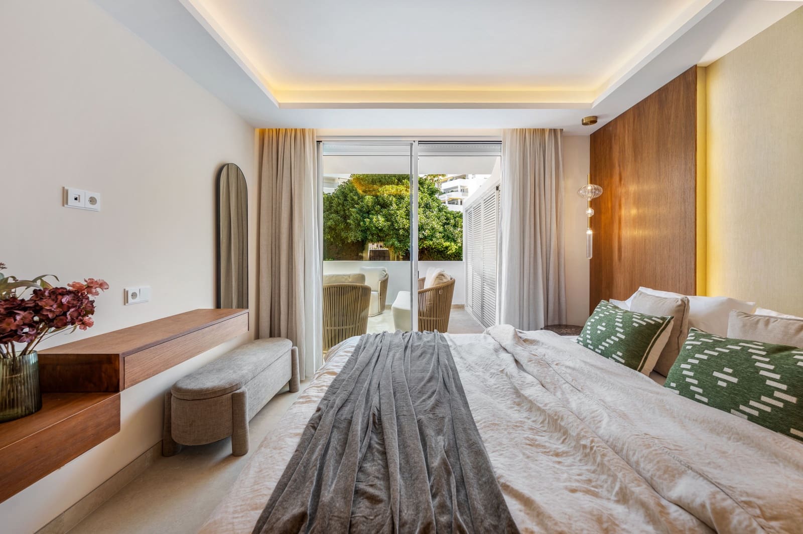 3 quarto Apartamento para venda em Nueva Andalucia com piscina garagem - 1 785 000 € (Ref: 9807654)