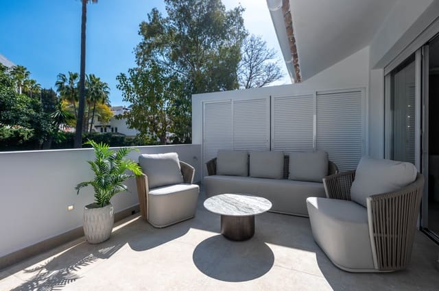 3 quarto Apartamento para venda em Nueva Andalucia, Marbella com piscina garagem - 1 785 000 € (Ref: 9807654)