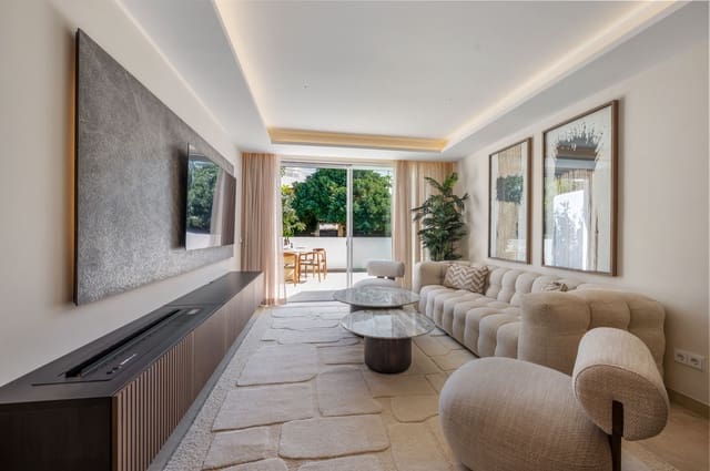 3 quarto Apartamento para venda em Nueva Andalucia, Marbella com piscina garagem - 1 785 000 € (Ref: 9807654)