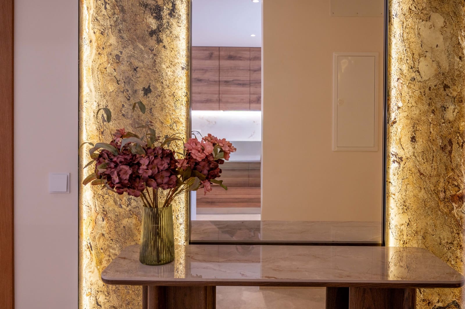 3 quarto Apartamento para venda em Nueva Andalucia com piscina garagem - 1 785 000 € (Ref: 9807654)