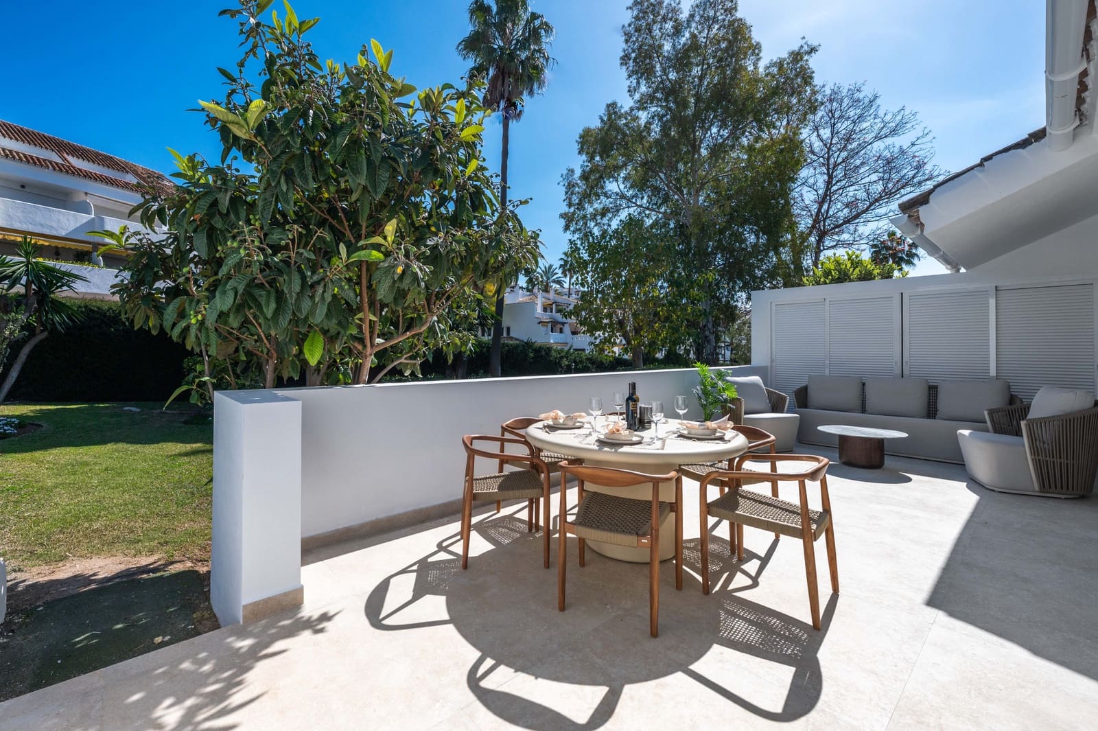 3 quarto Apartamento para venda em Nueva Andalucia com piscina garagem - 1 785 000 € (Ref: 9807654)