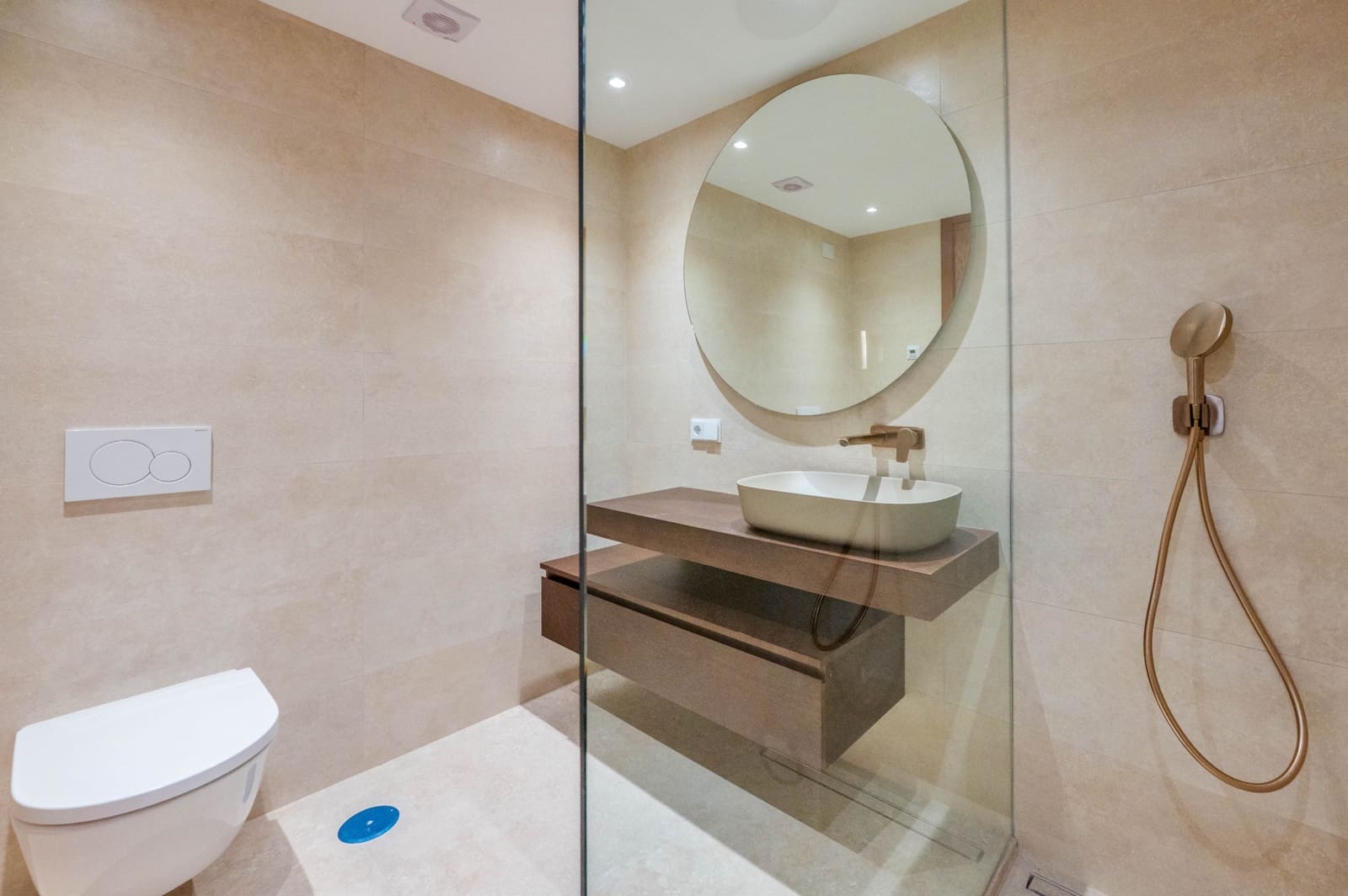3 bedroom Apartment for sale in Nueva Andalucia with pool garage - € 1,785,000 (Ref: 9807654)