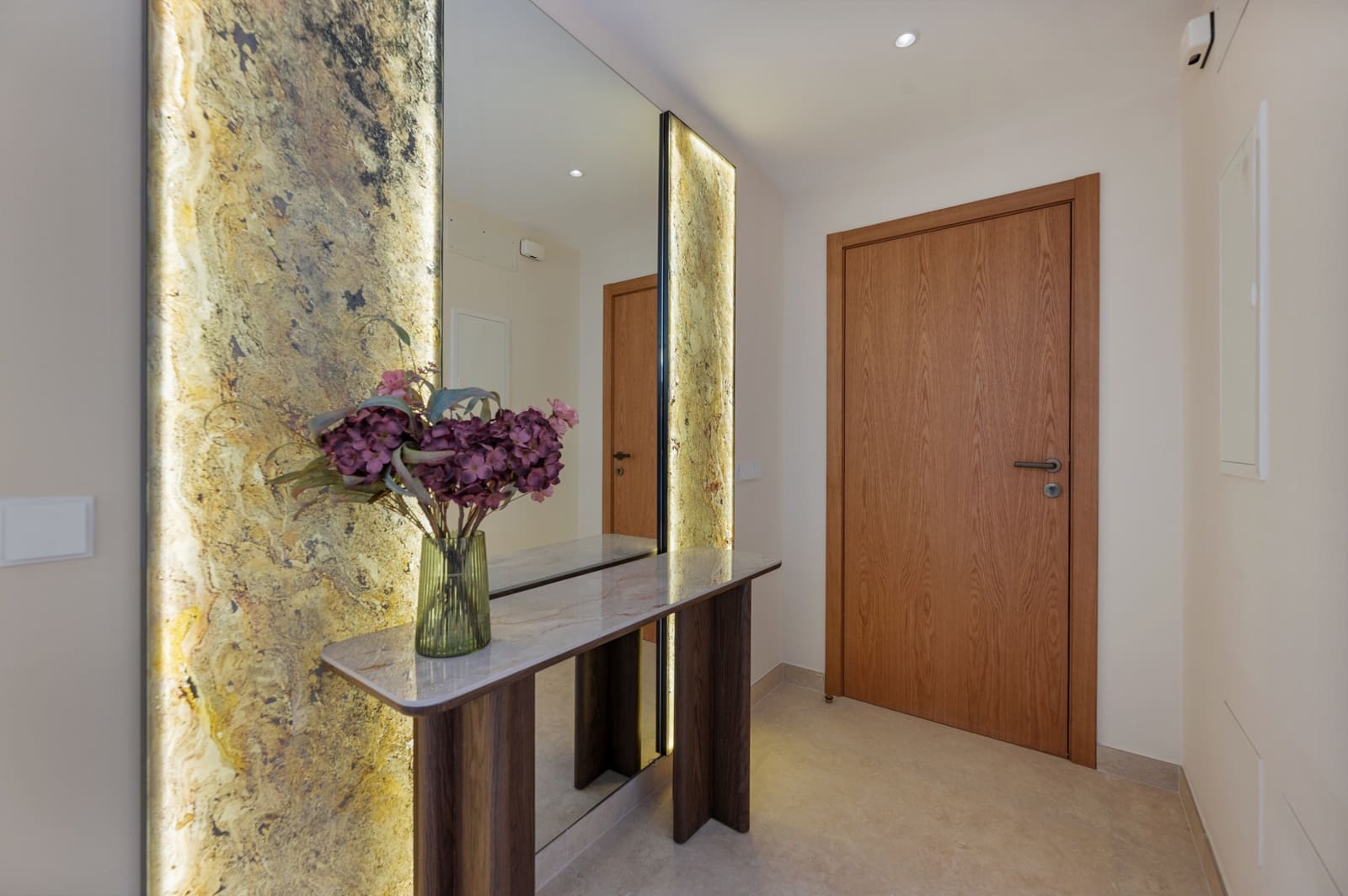 3 bedroom Apartment for sale in Nueva Andalucia with pool garage - € 1,785,000 (Ref: 9807654)
