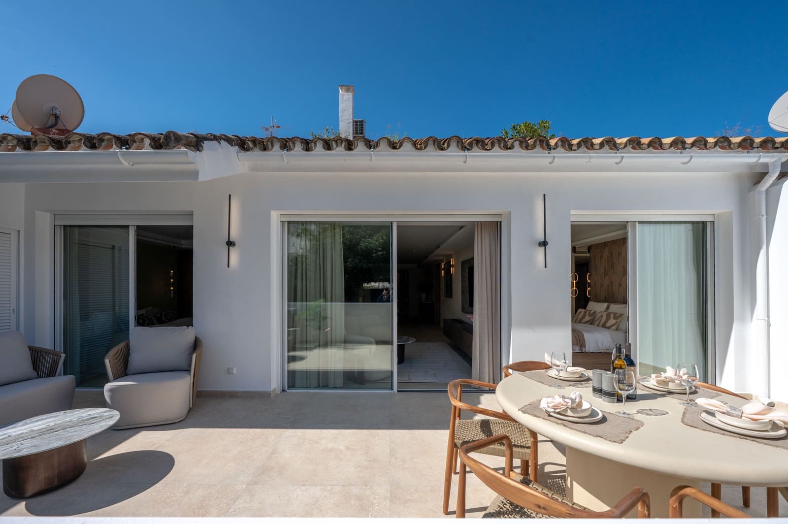 3 bedroom Apartment for sale in Nueva Andalucia with pool garage - € 1,785,000 (Ref: 9807654)