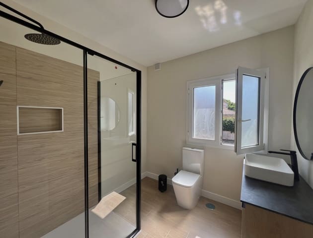 4 sypialnia Willa na sprzedaż w Marbella z basenem garażem - 1 290 000 € (Ref: 9807655)