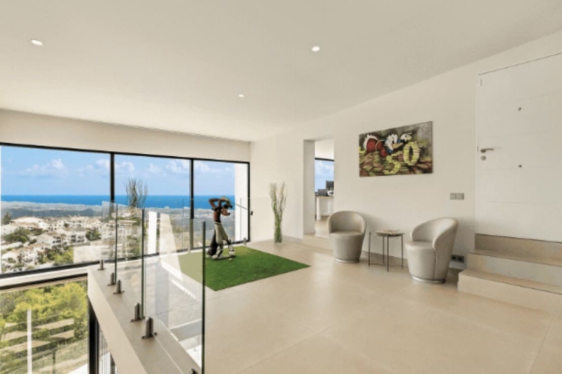 4 bedroom Villa for sale in Marbella with pool garage - € 3,995,000 (Ref: 9821997)