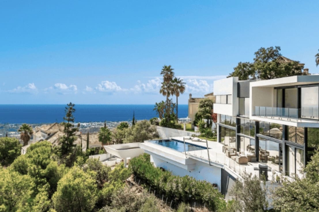 4 bedroom Villa for sale in Marbella with pool garage - € 3,995,000 (Ref: 9821997)