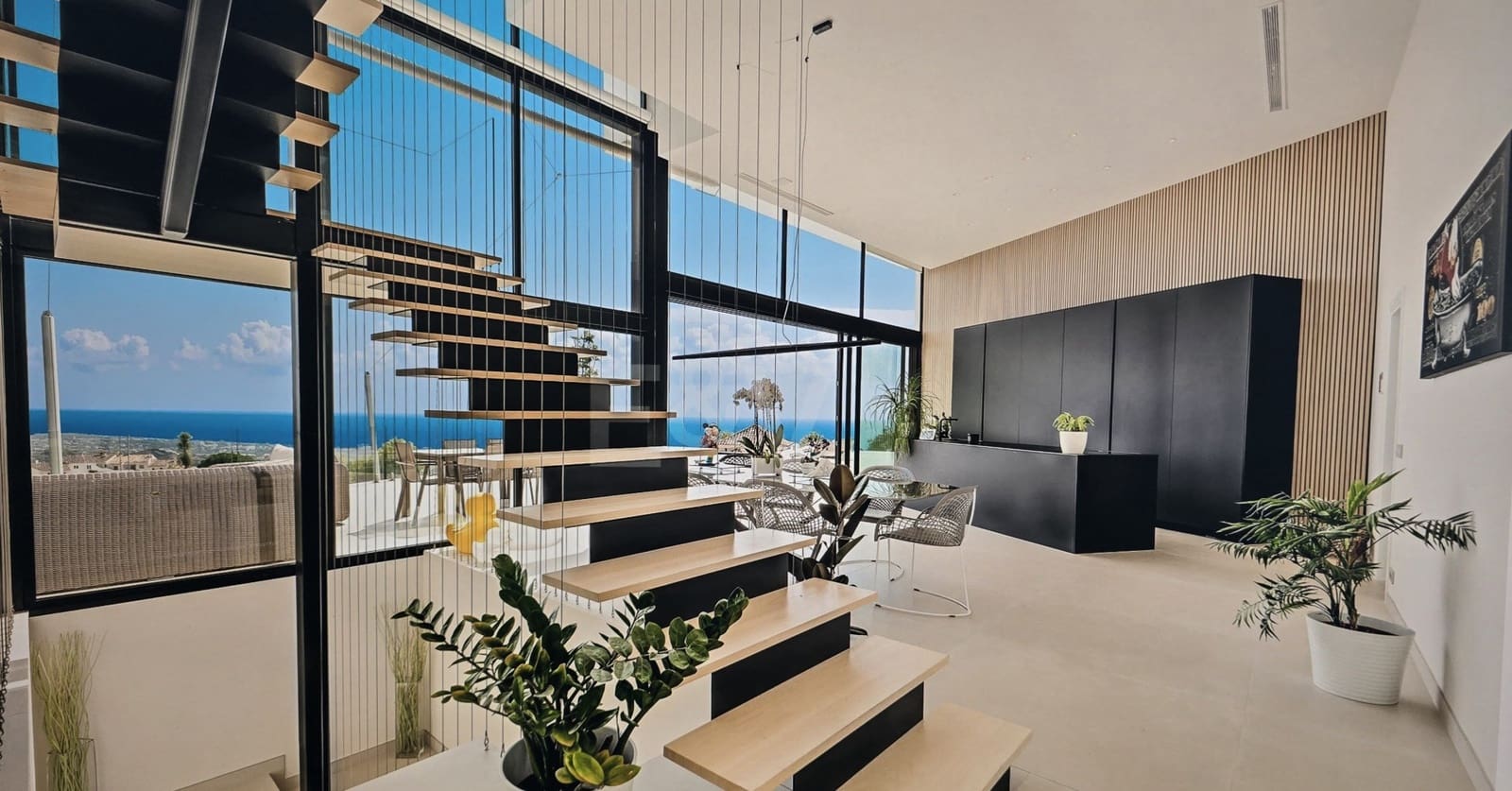4 bedroom Villa for sale in Marbella with pool garage - € 3,995,000 (Ref: 9821997)